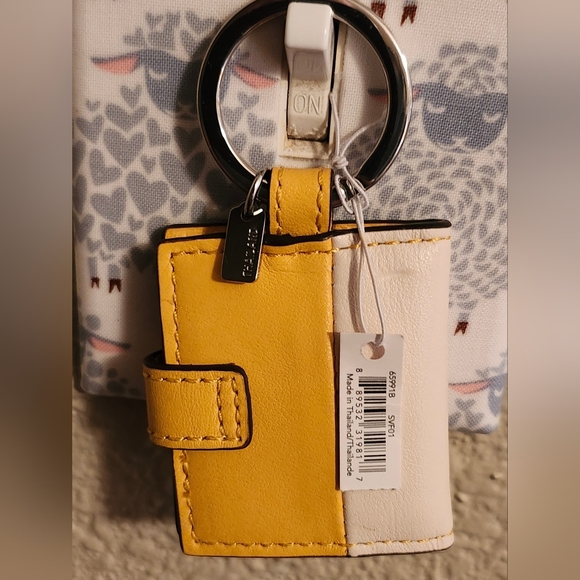NWT Coach Yellow & Cream Leather Photo Book Keychain/Bag Charm - Picture 3 of 4
